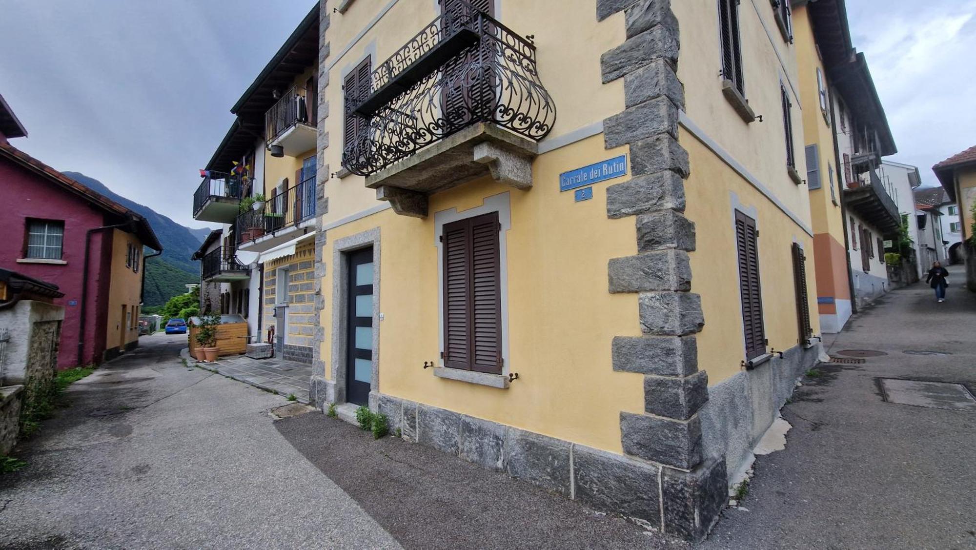 Bed and Breakfast Casa Tipica Arbedese Arbedo-Castione Esterno foto